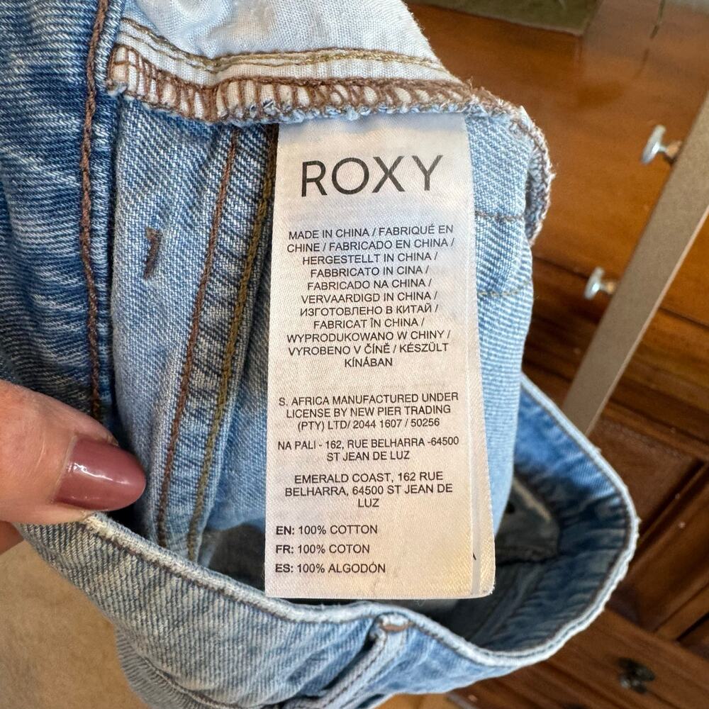 Roxy Light Wash Denim Shorts Size 27 Distressed Cuffed - Picture 6 of 7